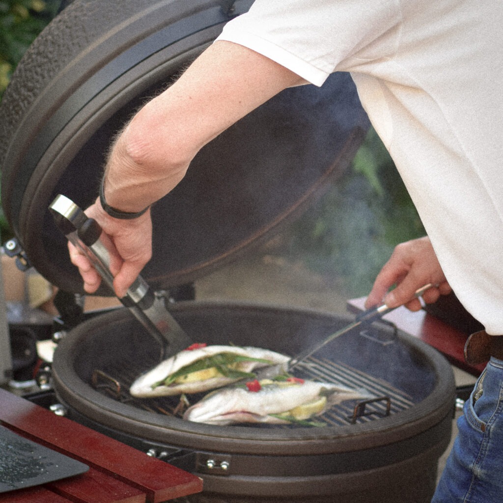 Barbecuen met vis